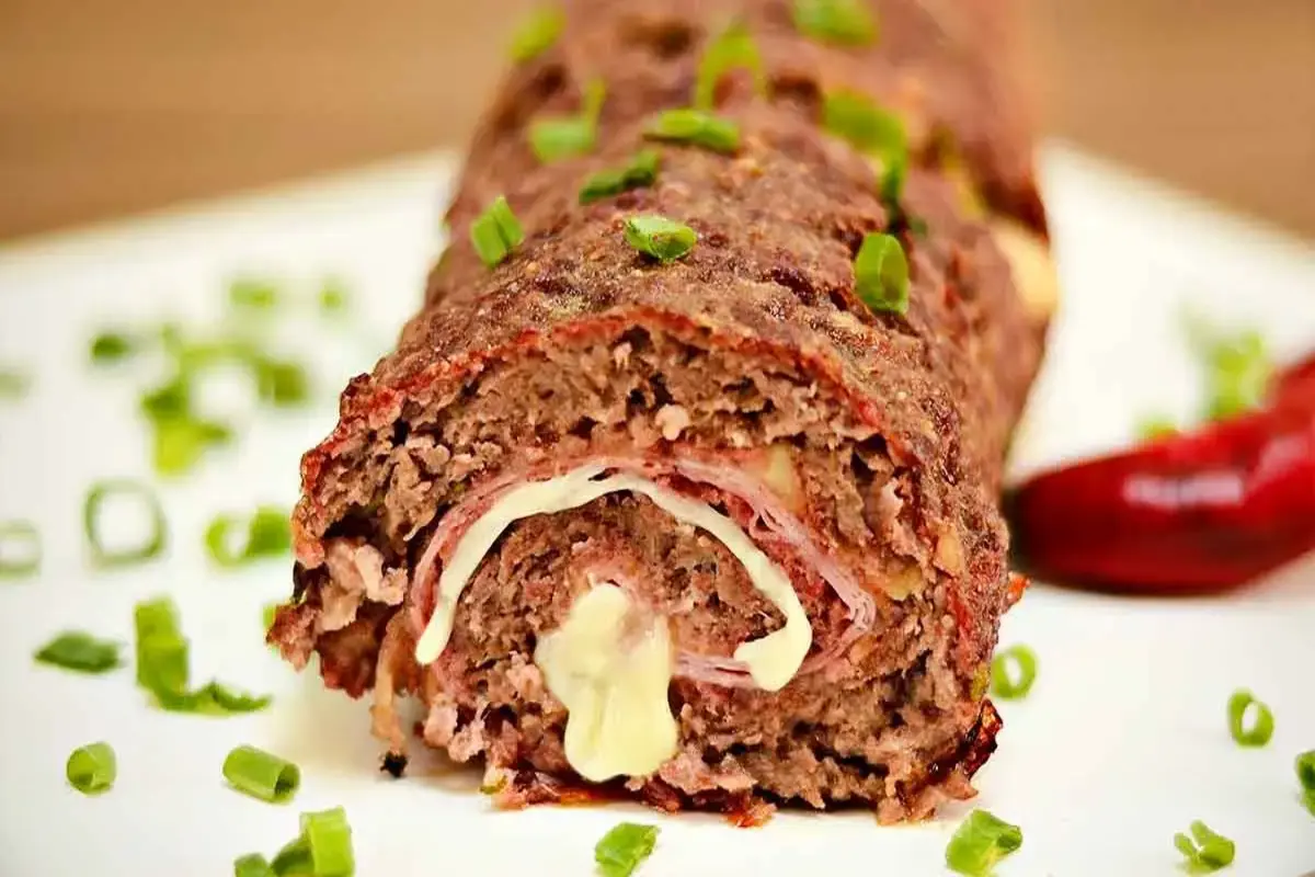 Rocambole de Carne Moída