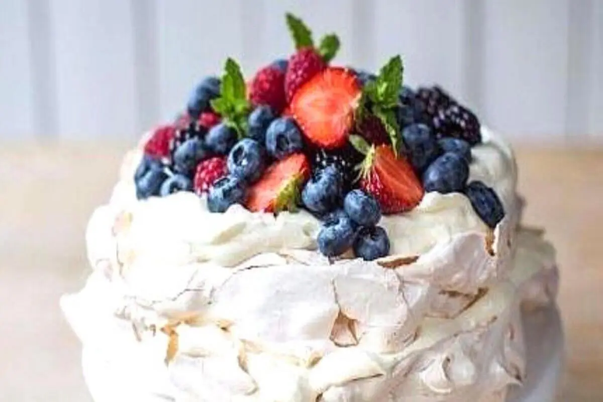 Receita de Pavlova de frutas vermelhas