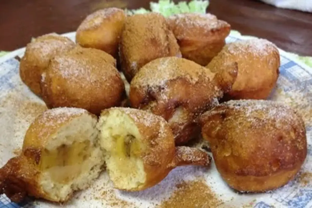 Receita de Bolinho de banana com açúcar e canela
