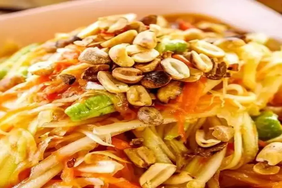 Receita de Espaguete de abobrinha com molho de amendoim