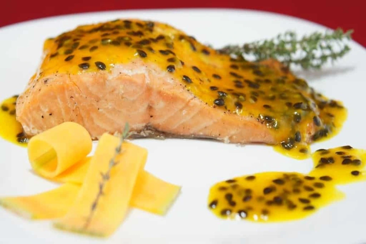 Receita de Salmão ao molho de maracujá